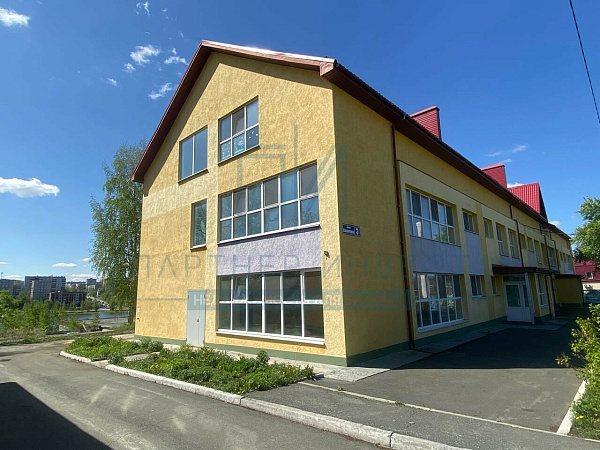 СДАЕТСЯ ТОРГОВАЯ ПЛОЩАДЬ 300м2 СДАЕТСЯ ТОРГОВАЯ ПЛОЩАДЬ 300м2