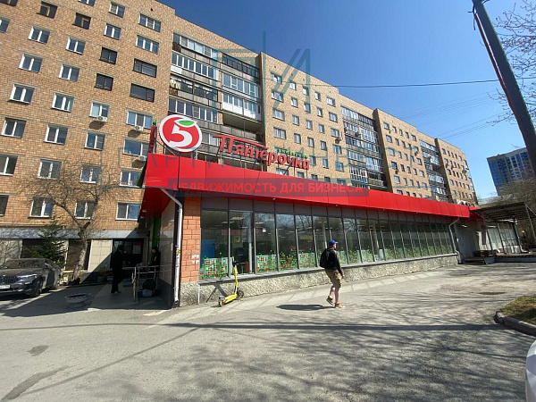 ПРОДАЕТСЯ встроенно-пристроенное помещение, общей площадью 1241,2 кв.м.