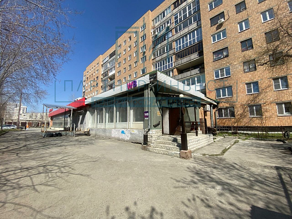 ПРОДАЕТСЯ встроенно-пристроенное помещение, общей площадью 1241,2 кв.м.